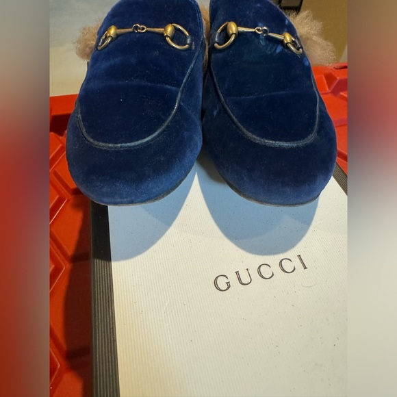 Gucci Princetown Fur-lined velvet slippers in Blue Velvet - Picture 6 of 10